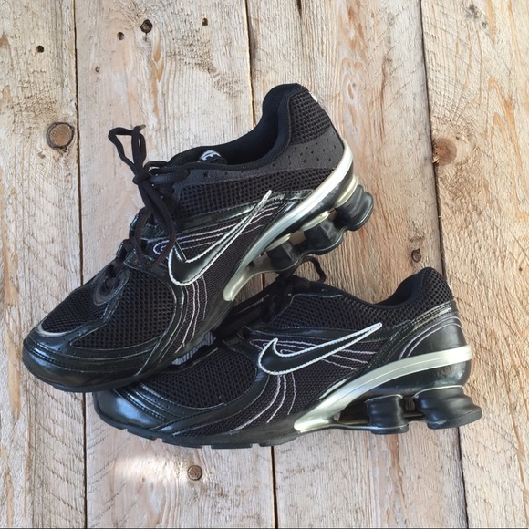 Nike Shoes - Nike shox Navina 3 sz 8